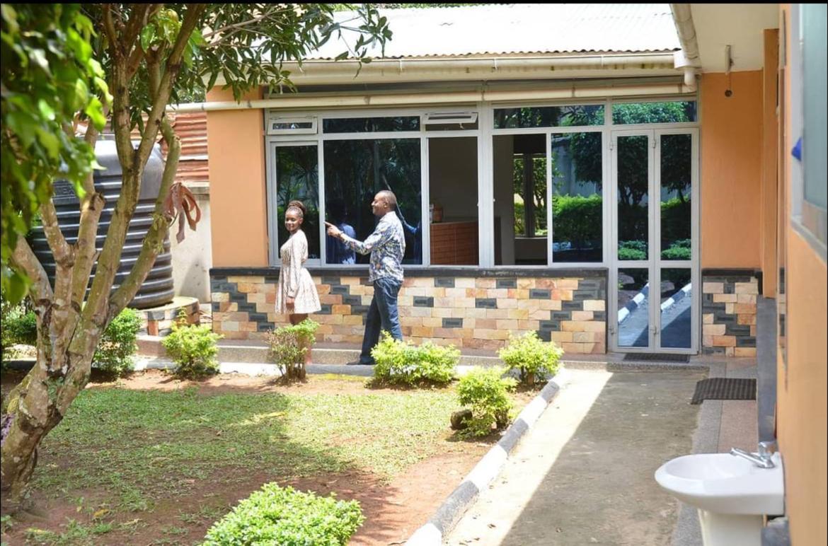 Merian Gardens And Guest House Mukono Town Bagian luar foto