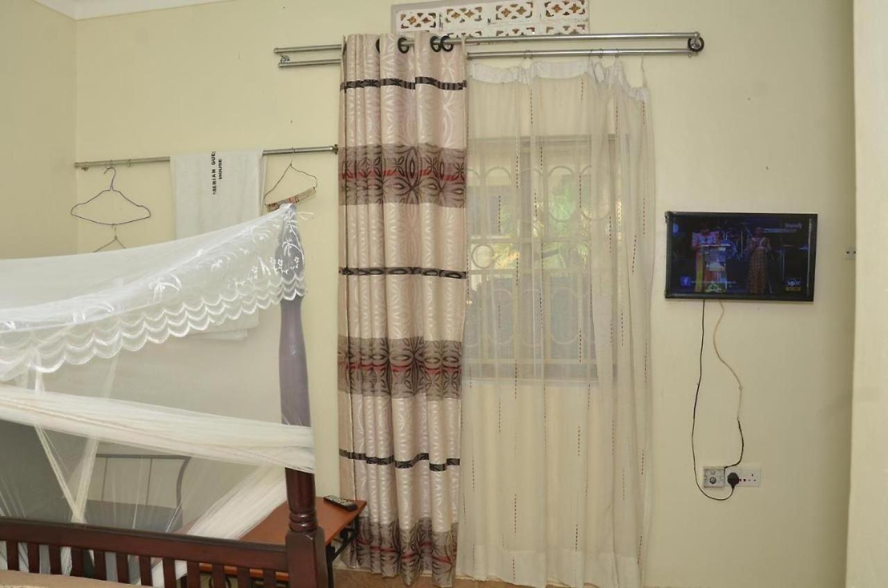 Merian Gardens And Guest House Mukono Town Bagian luar foto